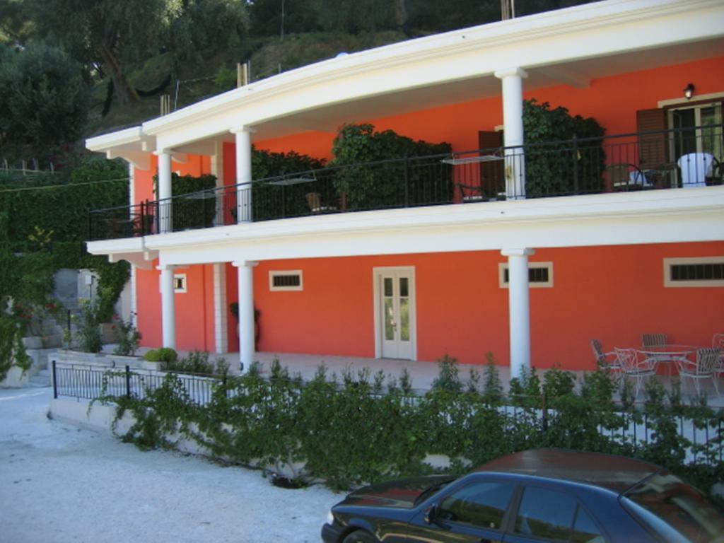 Nikas Villa Orange Apartments 파르가 외부 사진